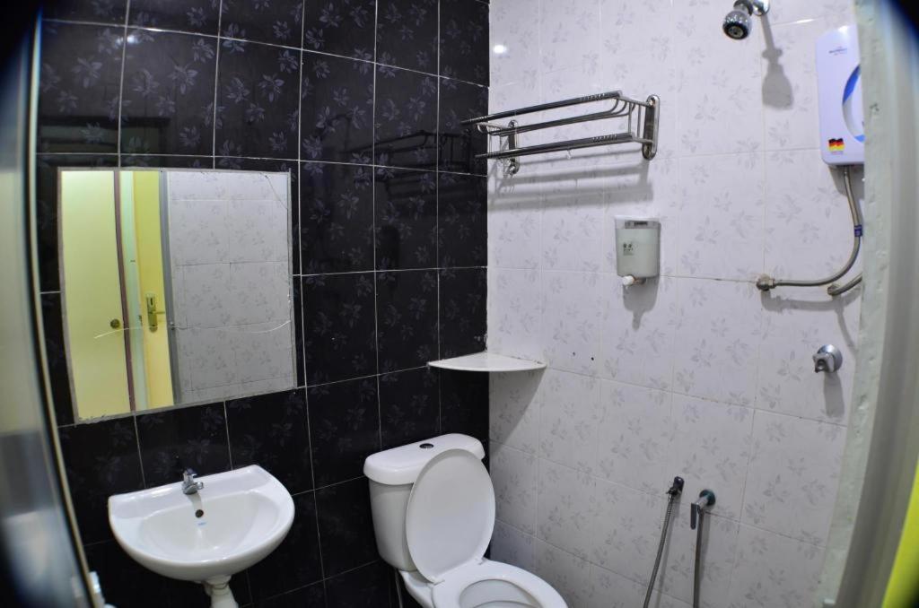 Hotel Zamburger Sungai Besi Куала-Лумпур Экстерьер фото