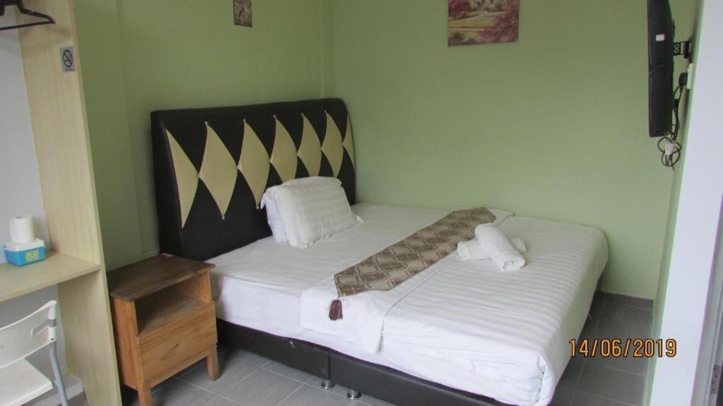 Hotel Zamburger Sungai Besi Куала-Лумпур Экстерьер фото