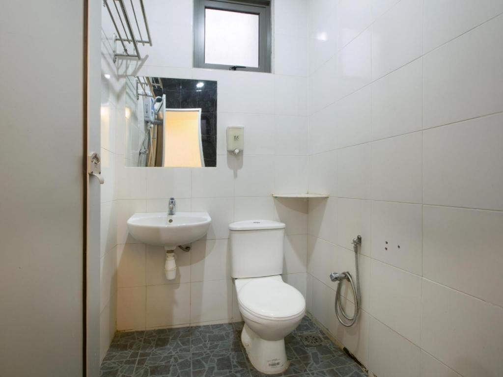 Hotel Zamburger Sungai Besi Куала-Лумпур Экстерьер фото